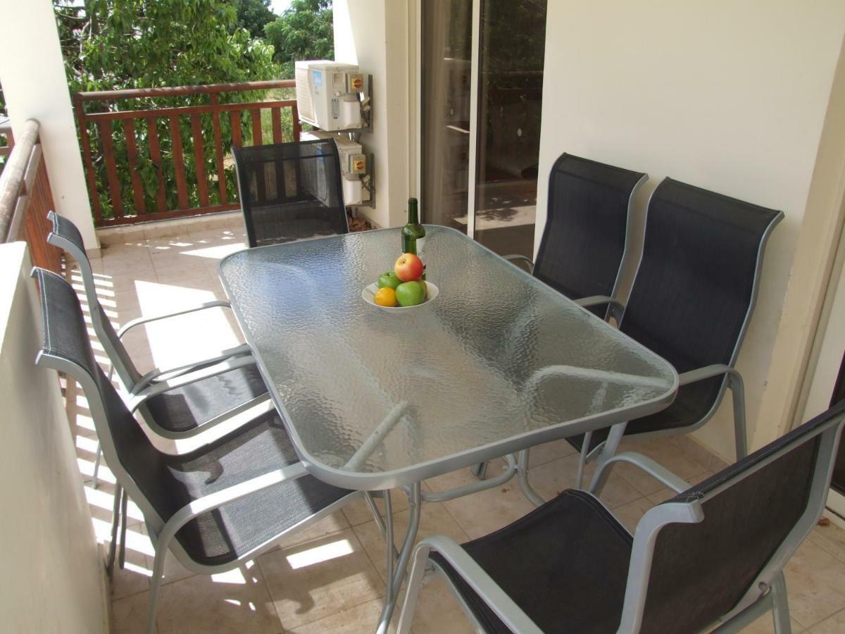 2 Bedroom Poolside Apartment E9 Пея Екстериор снимка