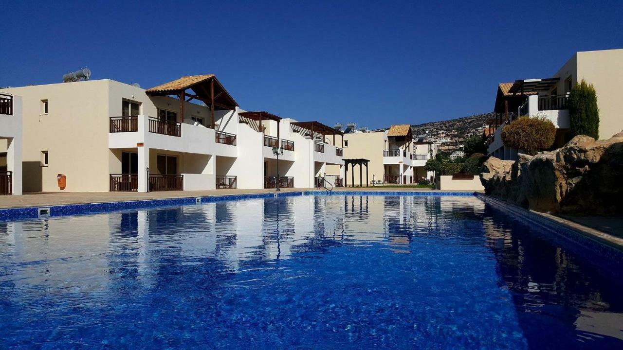 2 Bedroom Poolside Apartment E9 Пея Екстериор снимка