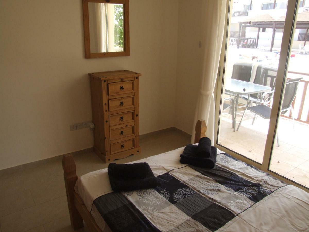 2 Bedroom Poolside Apartment E9 Пея Екстериор снимка