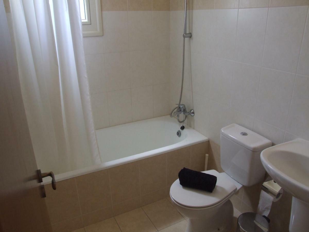 2 Bedroom Poolside Apartment E9 Пея Екстериор снимка